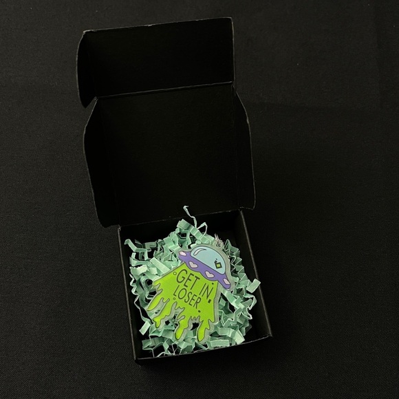 UFO “Get in Loser” Keychain - Picture 8 of 9